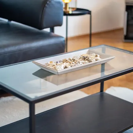 Doppelhaus- Schleussig , Moderner Altbau Dachetage Mit 2 Schlafzimmern Und Separatem Zusatzzimmer , Parkplatz - Balkon - Kamin - Eicheparkett - Arbeitsplatz 莱比锡